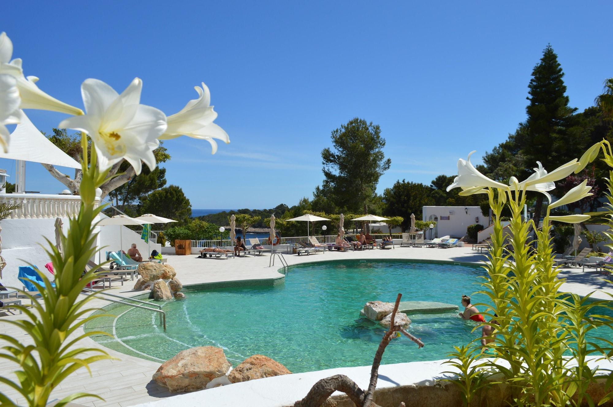 Bg Portinatx Beach Club Hotel Exterior photo